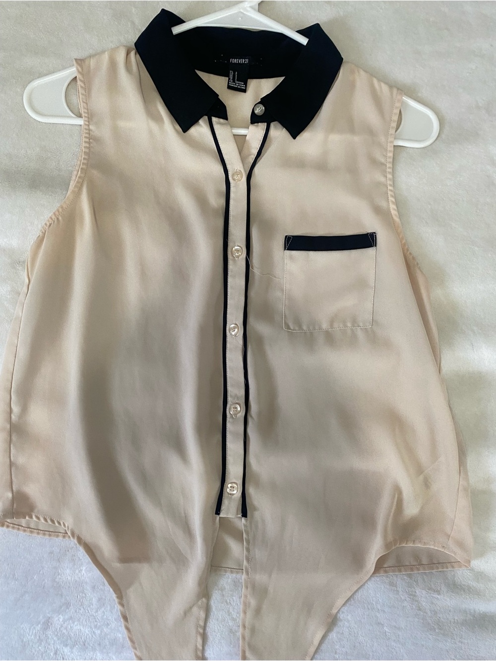 Forever 21 Sleeveless Button-Down Blouse in Ivory with Black Trim
